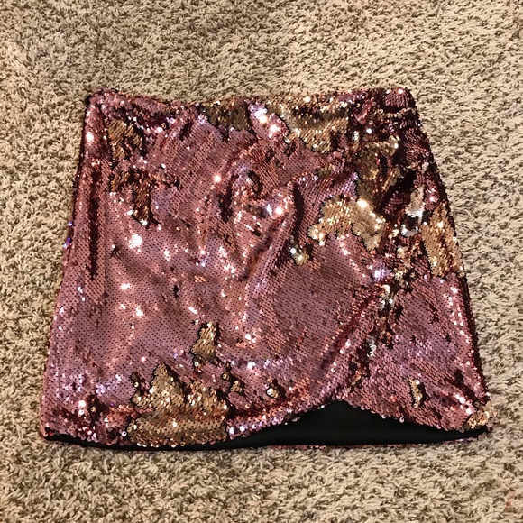 pink/gold (reversible) sequin skirt 💖 - Picture 1 of 4